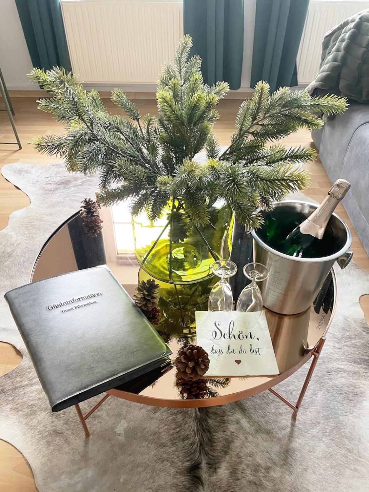 Magic Forest Design Apartment, 65 Zoll Tv, Waschtrockner, Lage, Am Markt